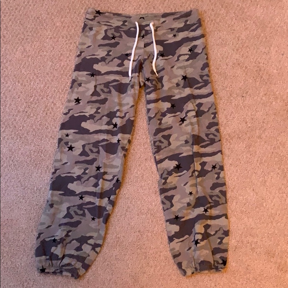 Monrow camo sweatpants